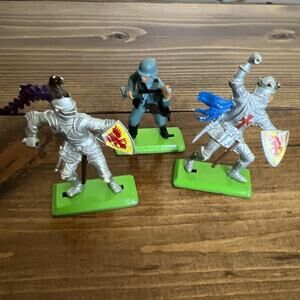 1971 Britains Ltd Castle Knights Figure Lot, Deetail 2-knights 1 Soldier England